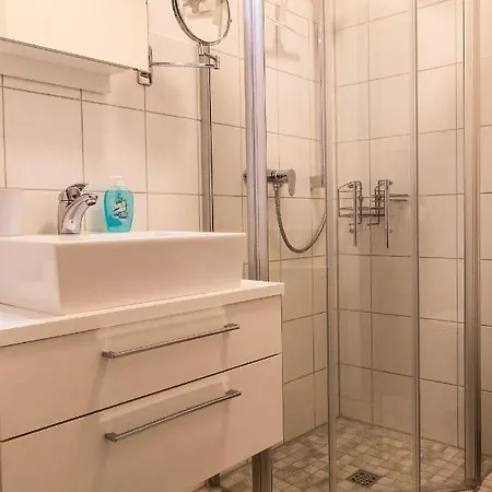 Frau-clara-haus-ecke-2 Appartement *